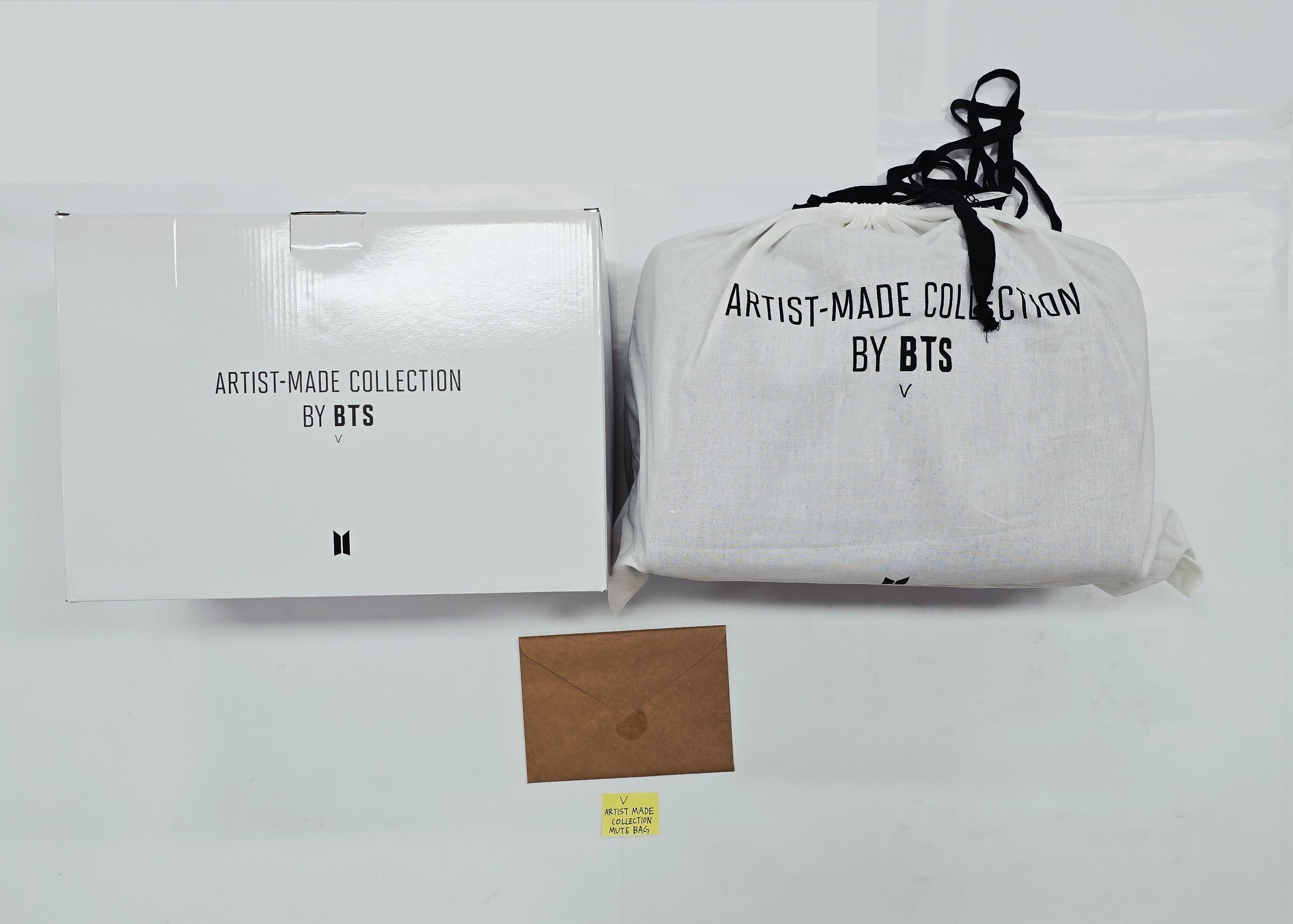 V (of BTS) - ARTIST-MADE COLLECTION MUTEBAG [26.06.08]