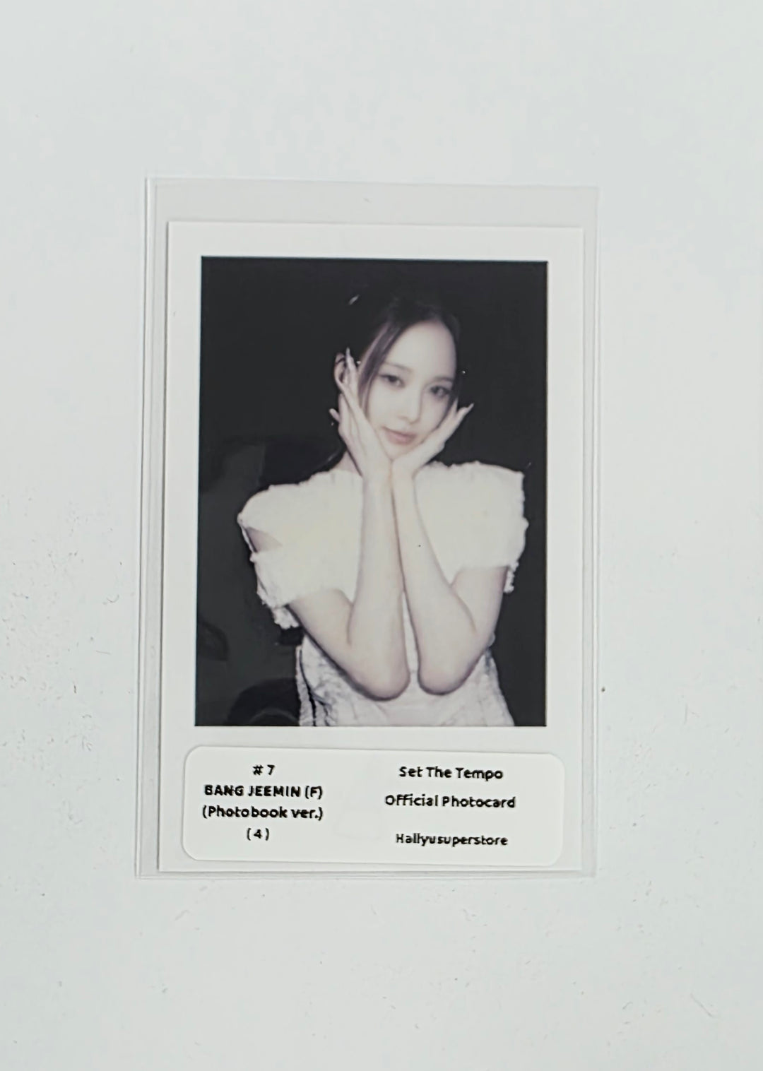 IZNA "SET THE TEMPO" - Official Photocard (Photobook Ver.) [26.06.09]