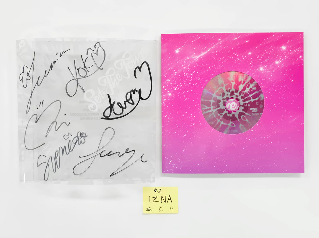 IZNA "SET THE TEMPO" - Hand Autographed(Signed) Promo Album [26.06.11]