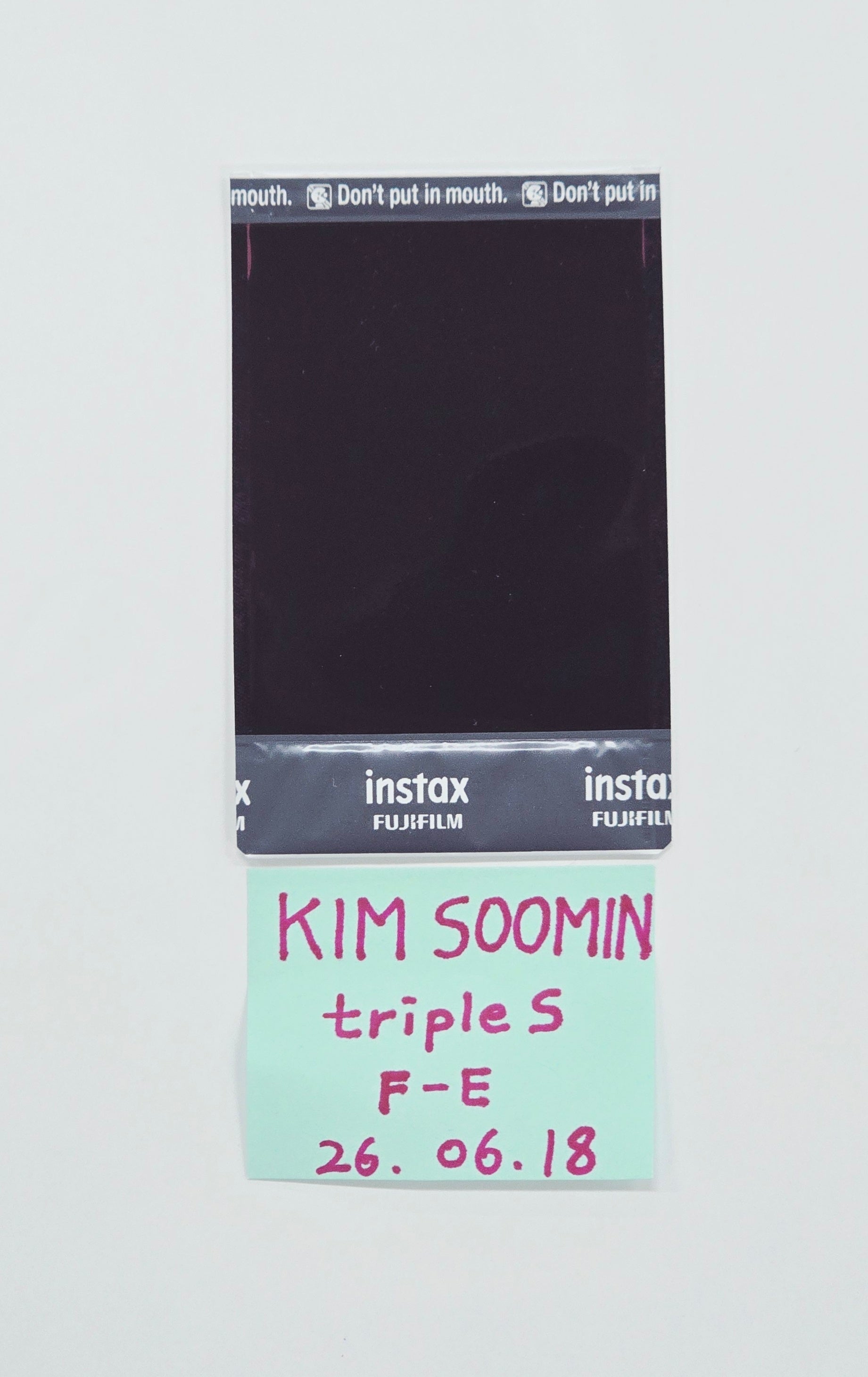 tripleS 日本　ポラロイド スミン SooMin (of TripleS) - Hand Autographed(Signed) Polaroid [26.06.18