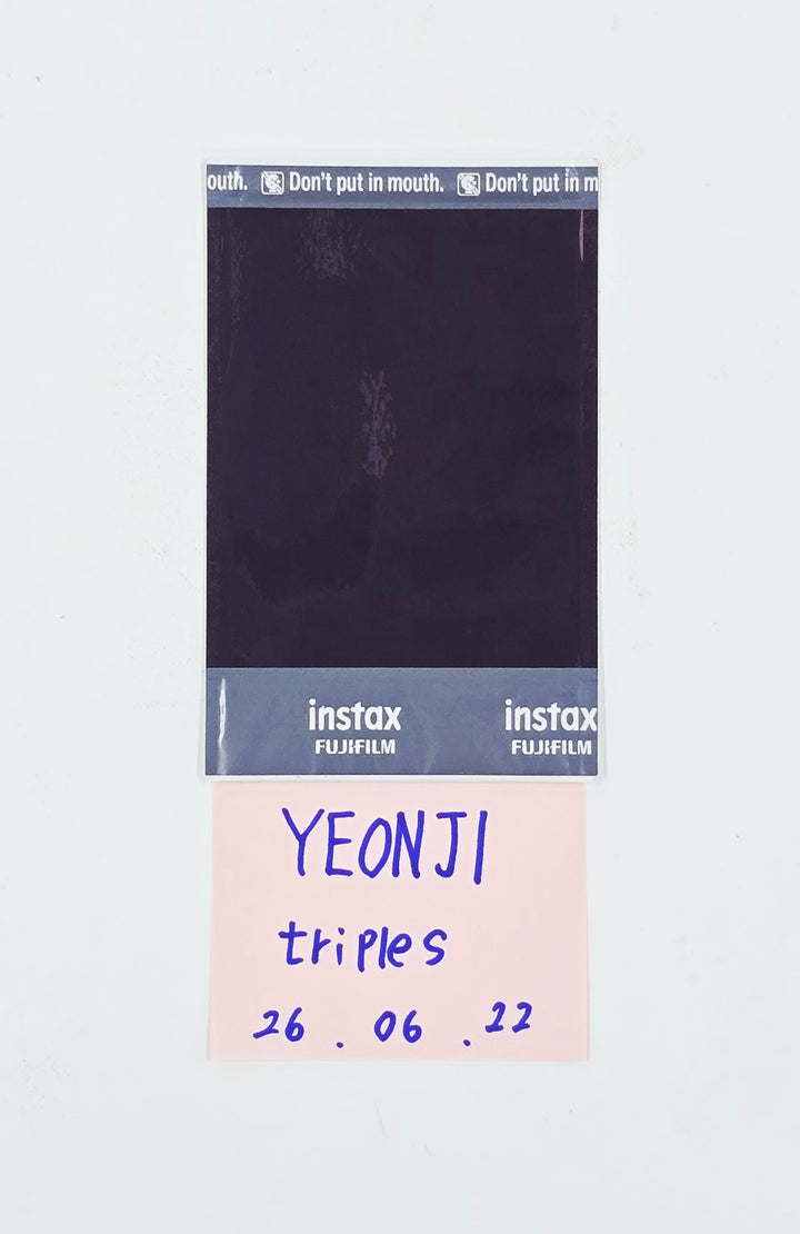 YEONJI (of TripleS) - Hand Autographed(Signed) Polaroid [26.06.22]