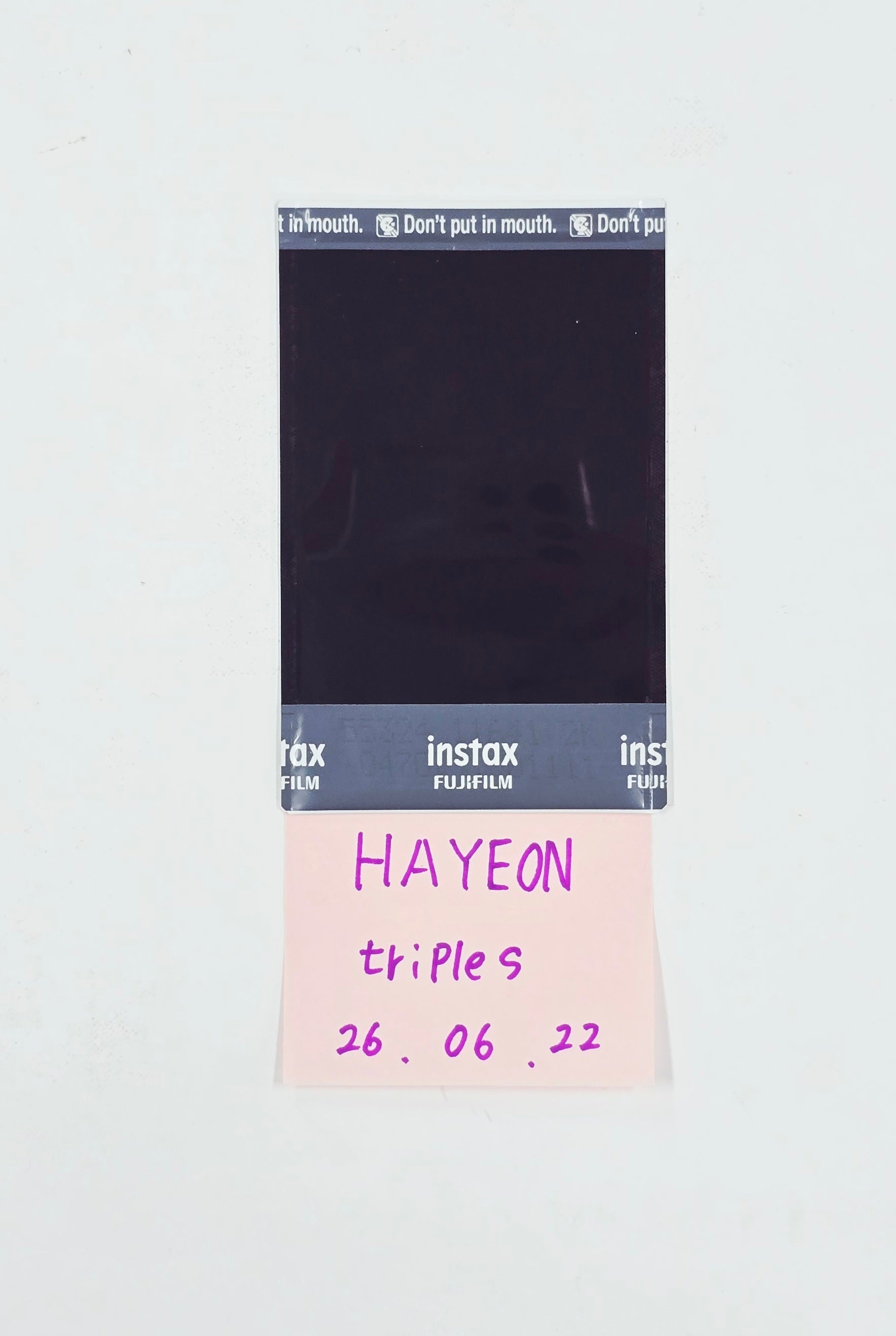 tripleS hayeon ハヨン サインポラロイド HAYEON (of Triples) - Hand Autographed(Signed) Polaroid [26.06.22