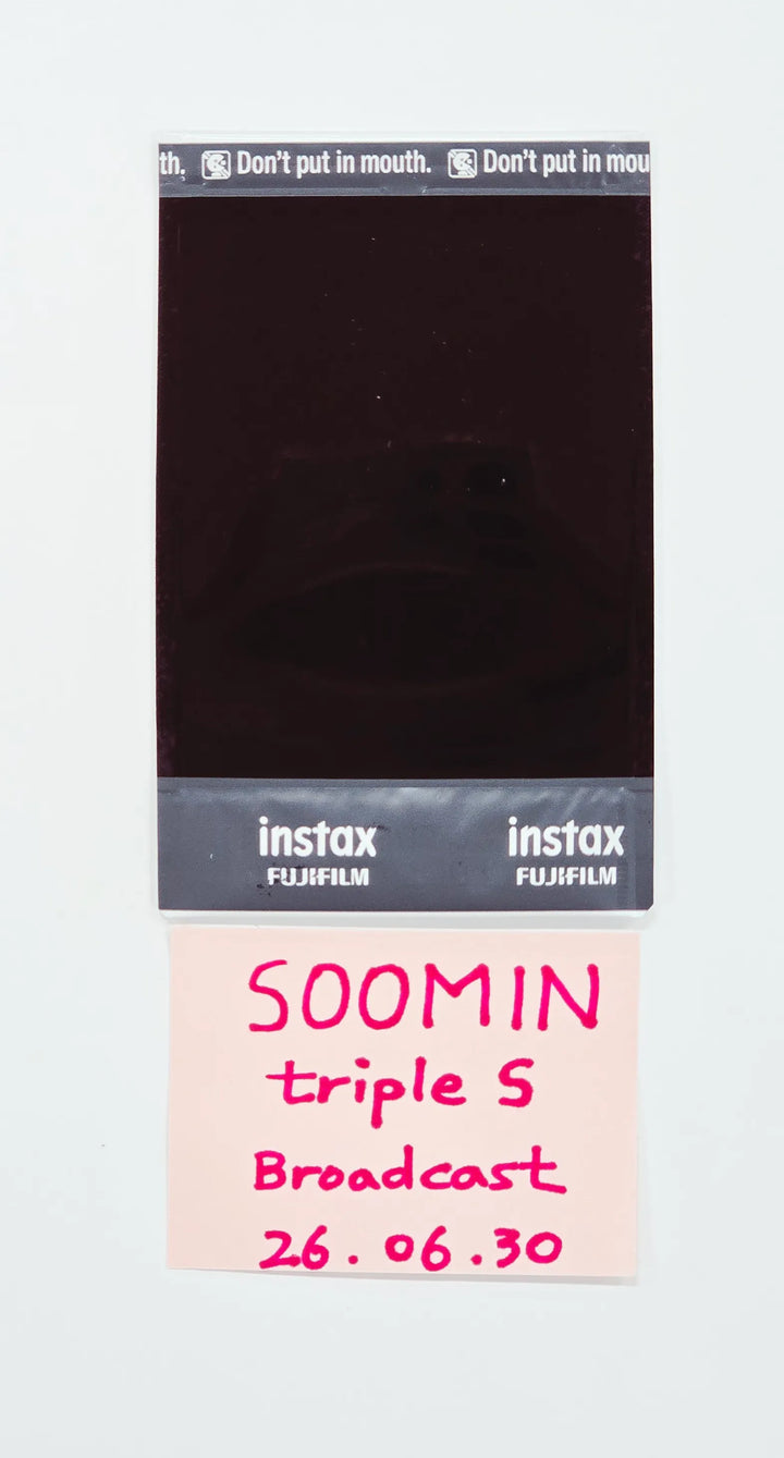 SooMin (of TripleS) - Hand Autographed(Signed) Polaroid [26.06.30]