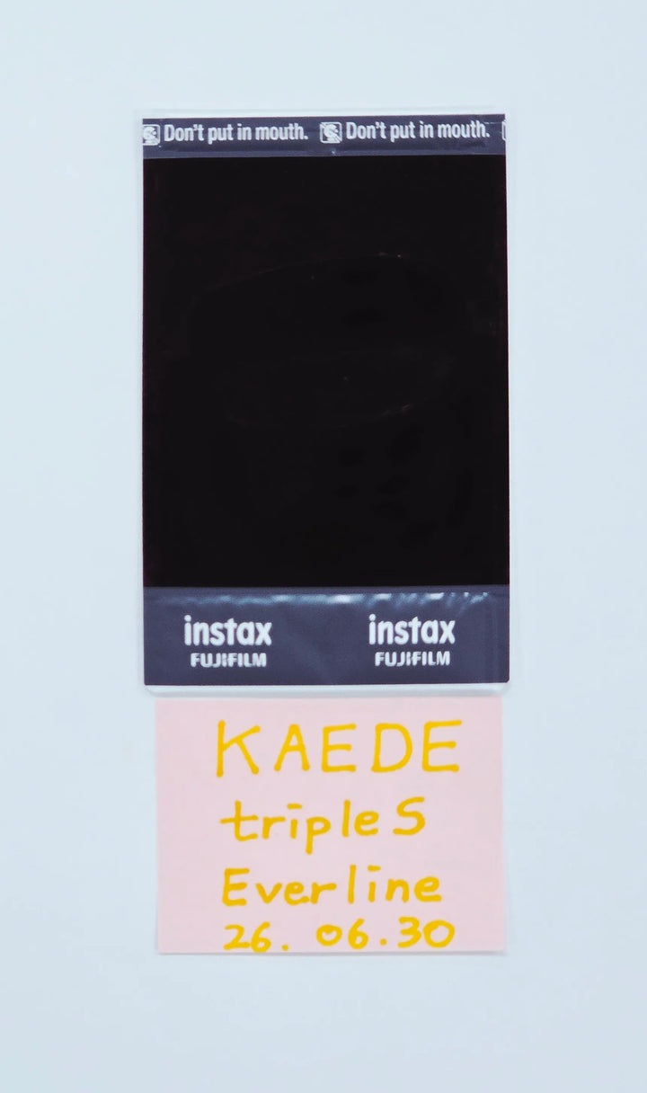 KAEDE (of TripleS) - Hand Autograhped(Signed) Polaroid [26.06.30]