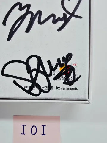 I.O.I "I.O.I : LOOP" - Hand Autographed(Signed) Promo Album [26.07.03]