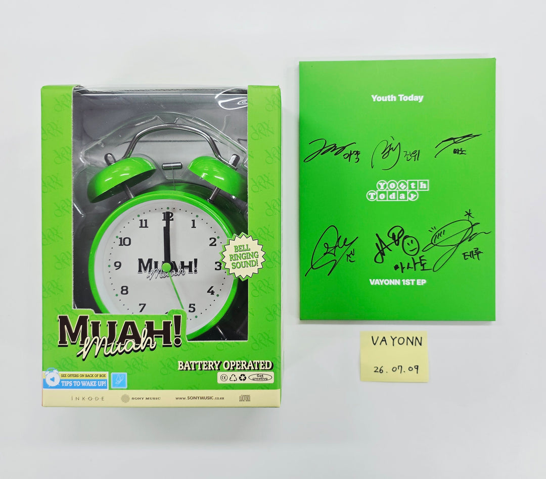 VAYONN "Youth Today" - Hand Autographed(Signed) Promo Album [26.07.09]