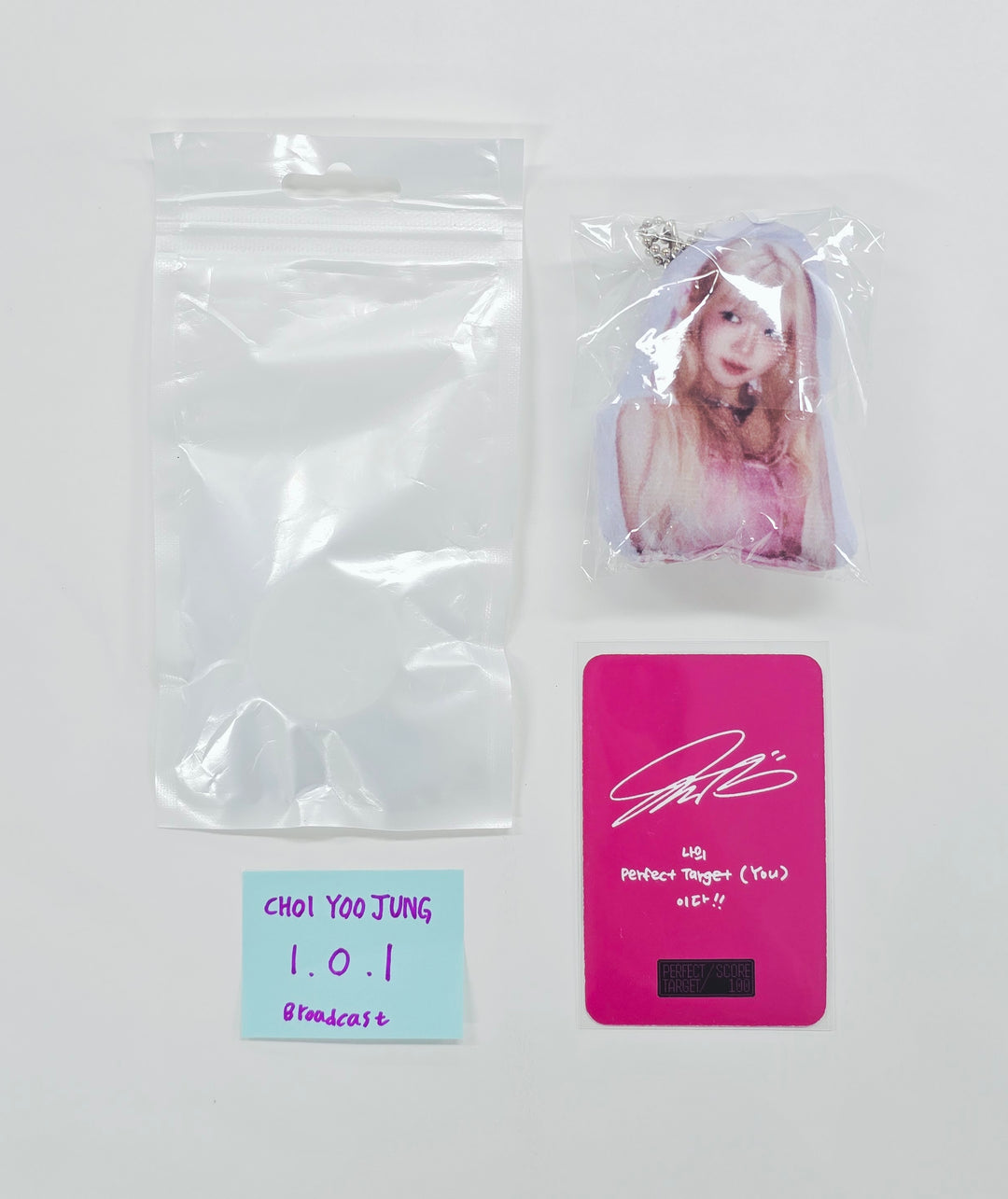 CHOI YOOJUNG (of I.O.I) - Broadcast Photocard, Fan Giveaway Keyring [26.07.09]
