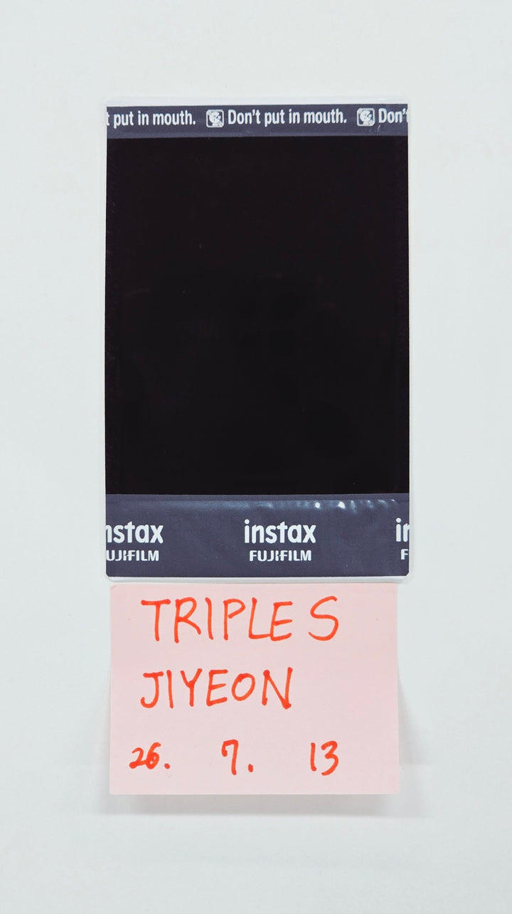 JiYeon (of TripleS) - Hand Autographed(Signed) Polaroid [26.07.13]