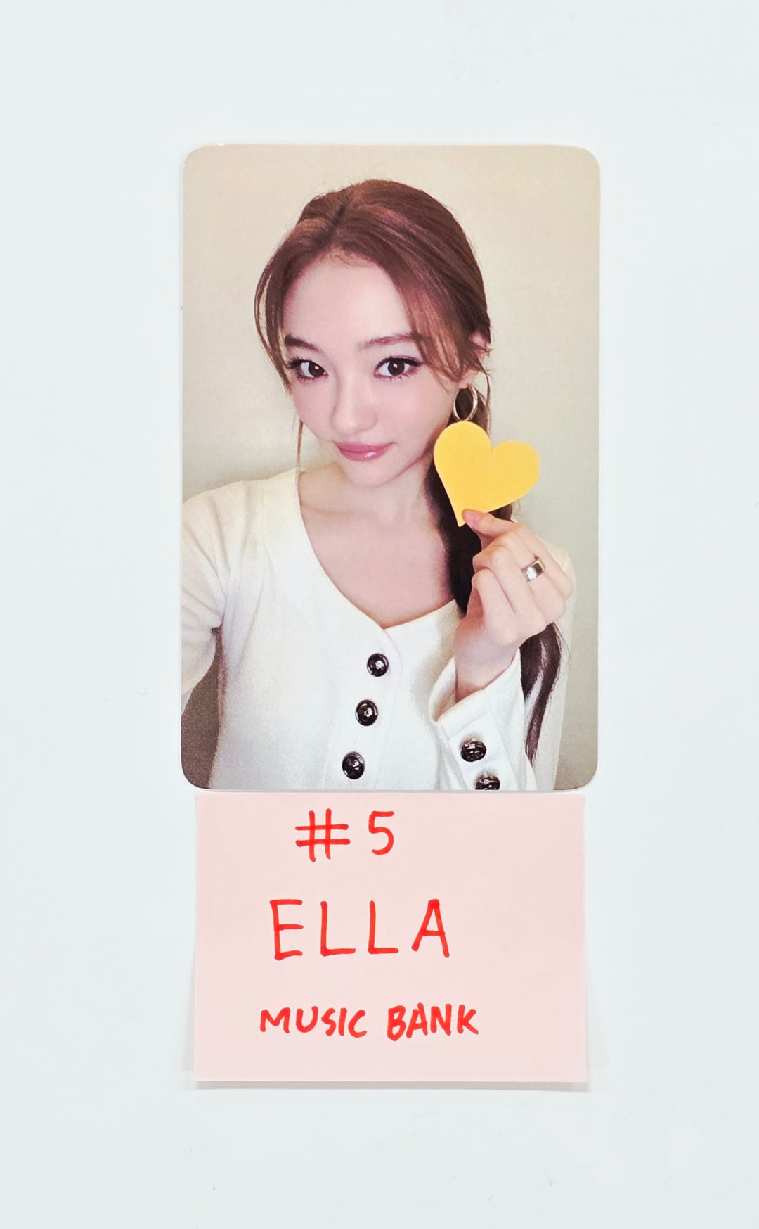 MEOVV - Music Bank Broadcast Photocard [26.07.22]