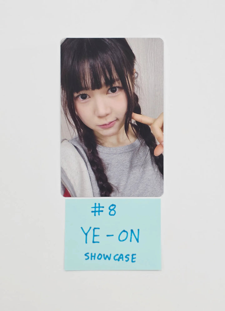 Hearts2Hearts - Debut Showcase Broadcast Photocard [26.07.23]
