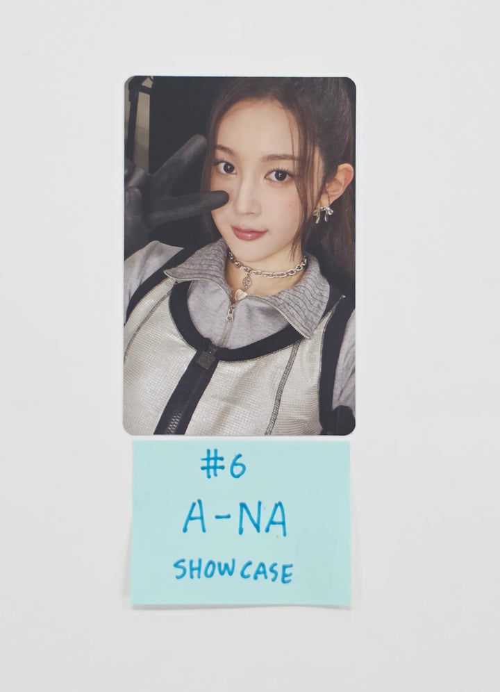 Hearts2Hearts - Debut Showcase Broadcast Photocard [26.07.23]