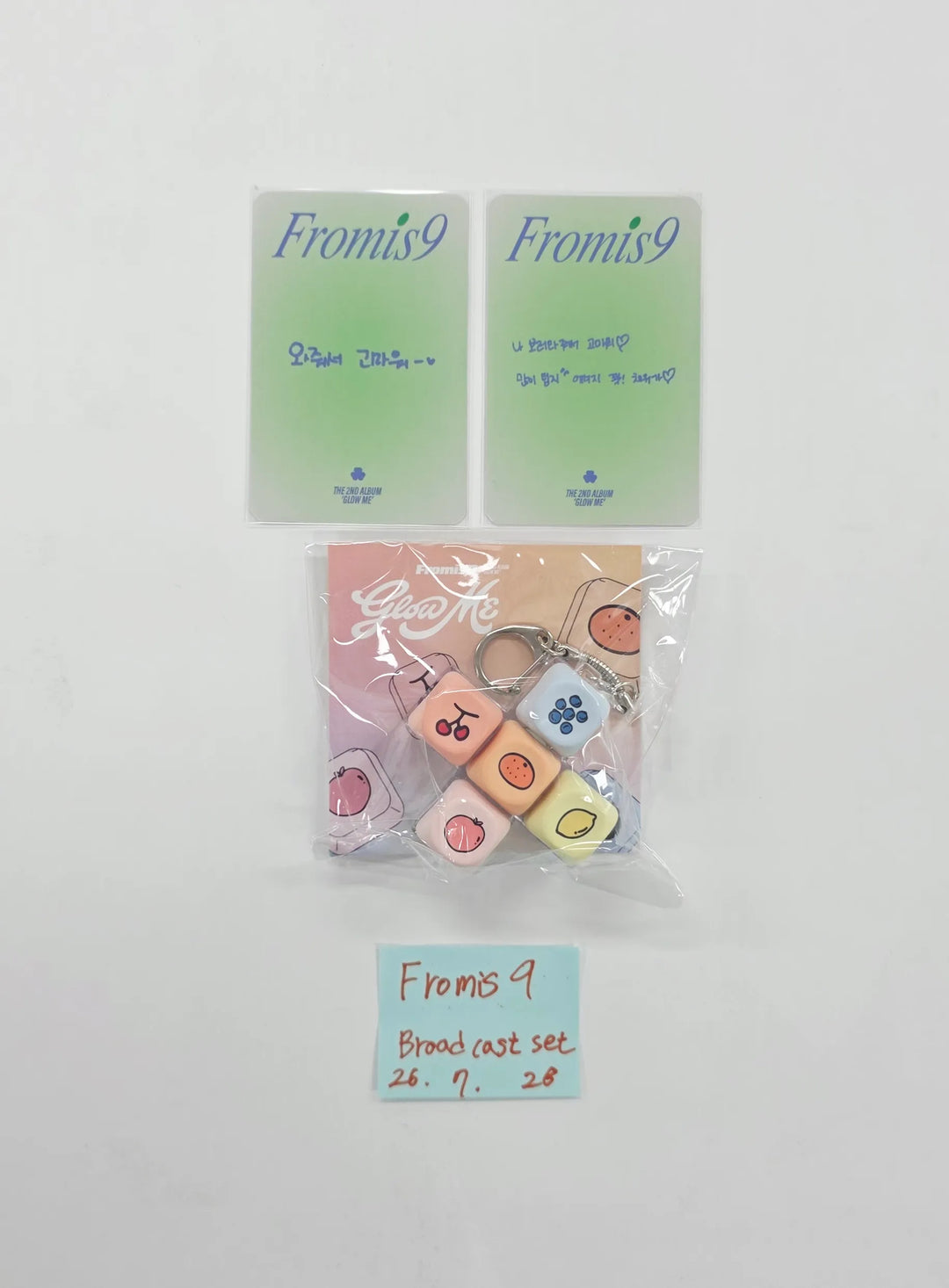 Fromis_9 ""Glow ME"" - Broadcast Photocard + Keycap Keyring [26.07.28]