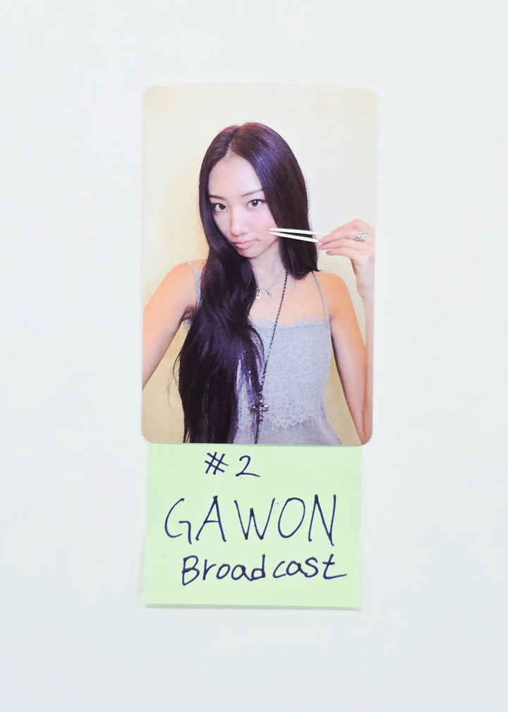 MEOVV - SHOW MUSIC CORE Broadcast Photocard [26.07.29]