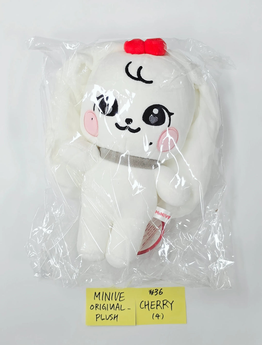 IVE - "Dive into Minive" POP-UP Store Official MD (2) [26.07.30]