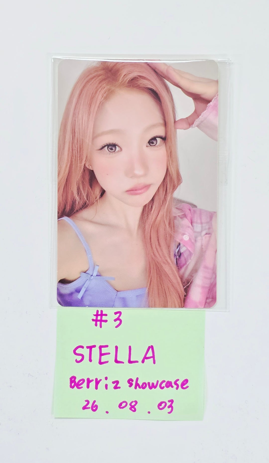 Hearts2Hearts "Lemon Tang" - Berriz Showcase Photocard [26.08.03]
