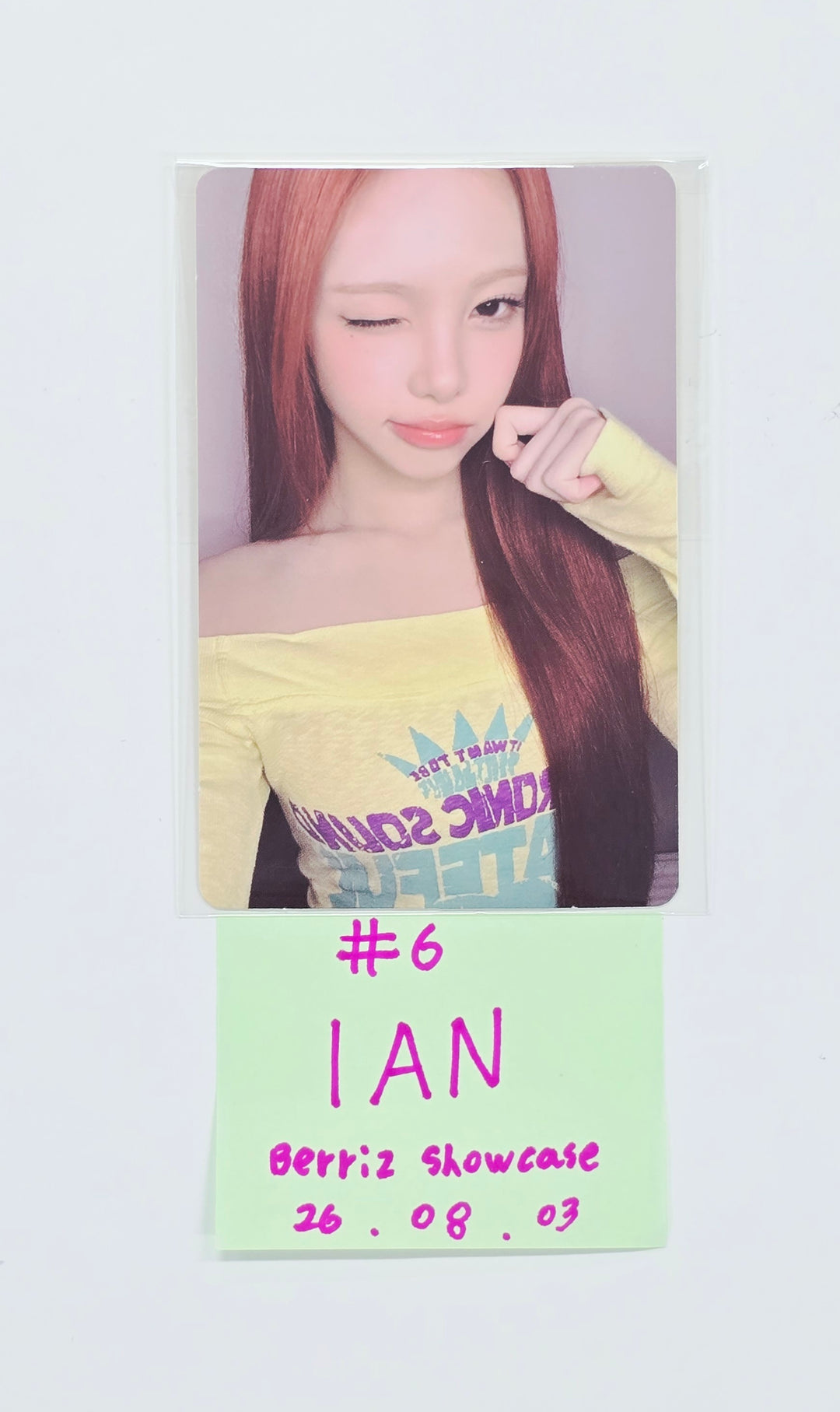 Hearts2Hearts "Lemon Tang" - Berriz Showcase Photocard [26.08.03]