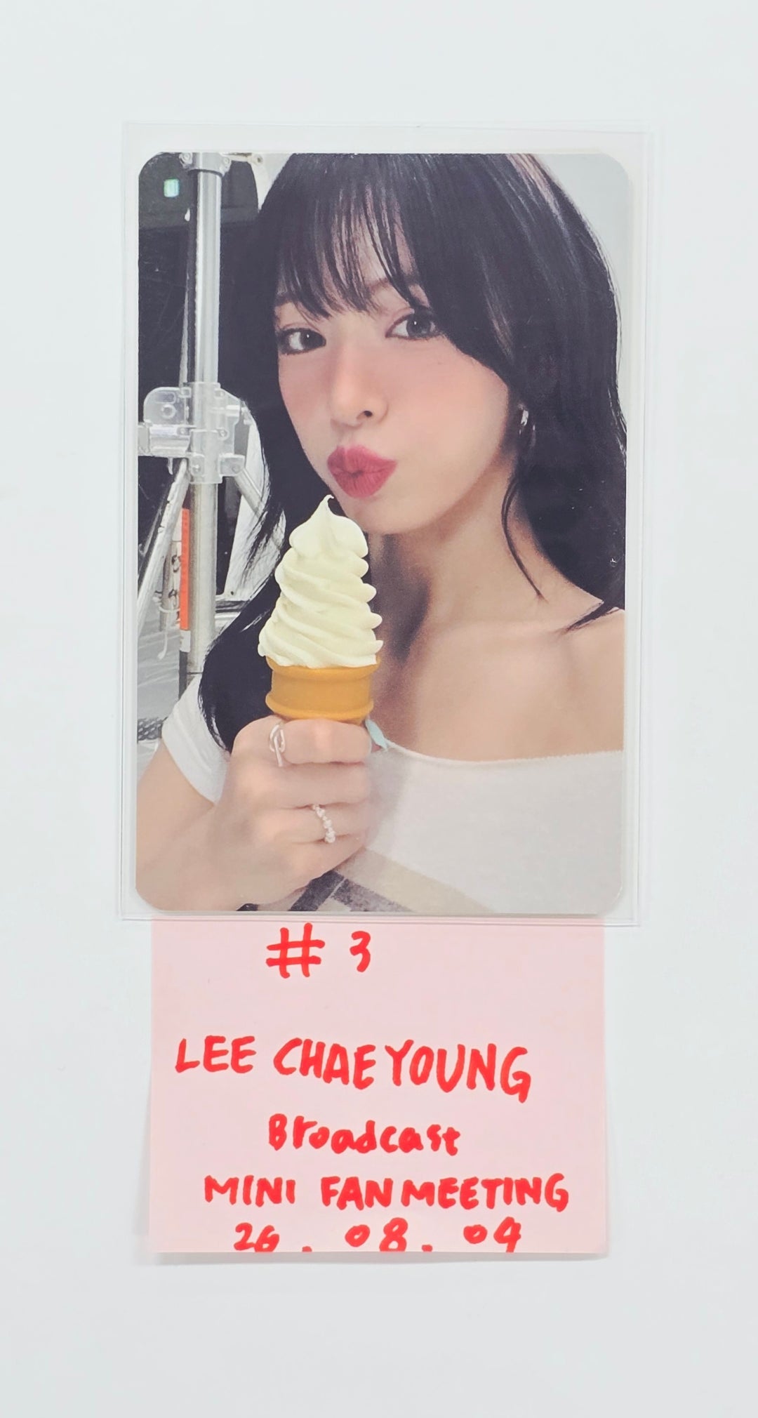 fromis_9 "Glow ME" - Mini FanMeeting Broadcast Photocard [26.08.04]