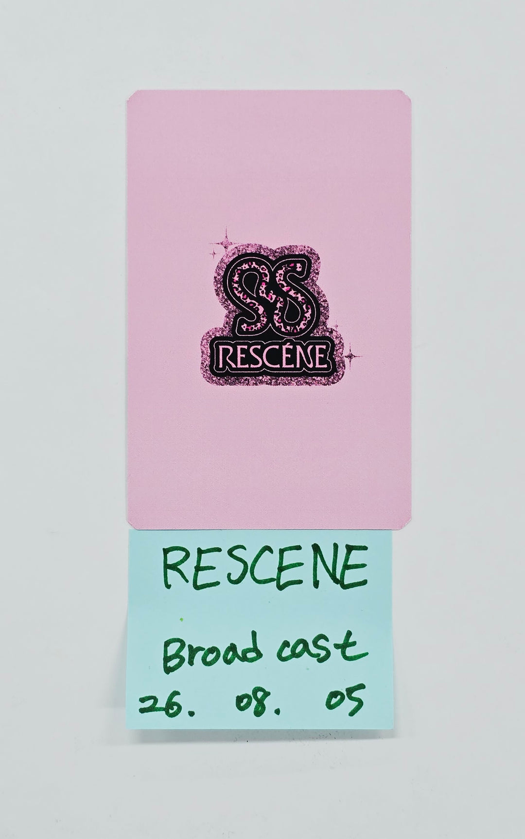 RESCENE - "LOVE ATTACK" Broadcast Photocard (Gyaru Ver.) [26.08.05]