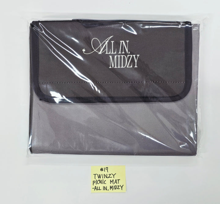 ITZY - ITZY 5th FanMeeting "All in, Midzy" POP-UP Store MD [26.08.07]