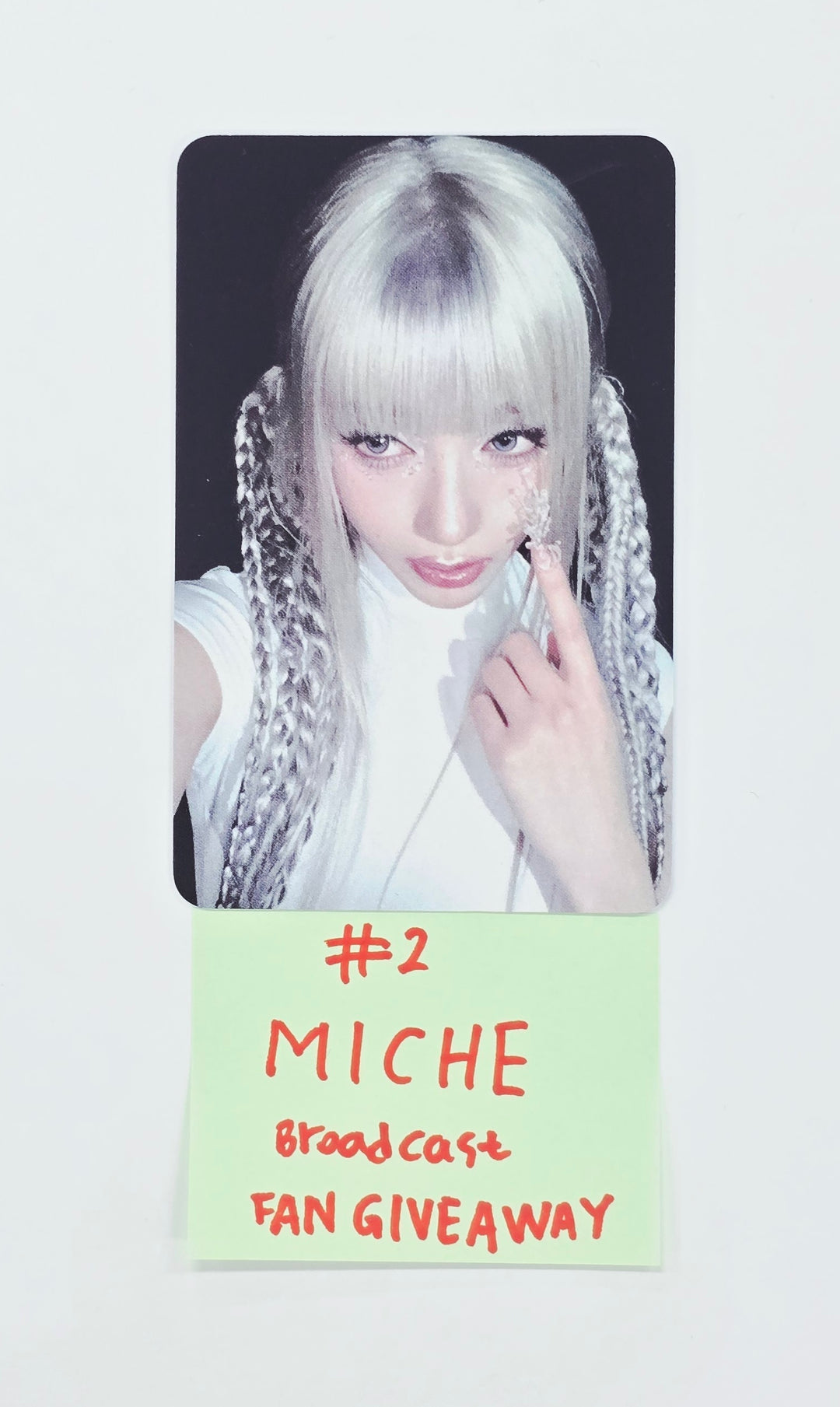 A2O MAY - Broadcast Fan Giveaway Photocard [26.08.11]