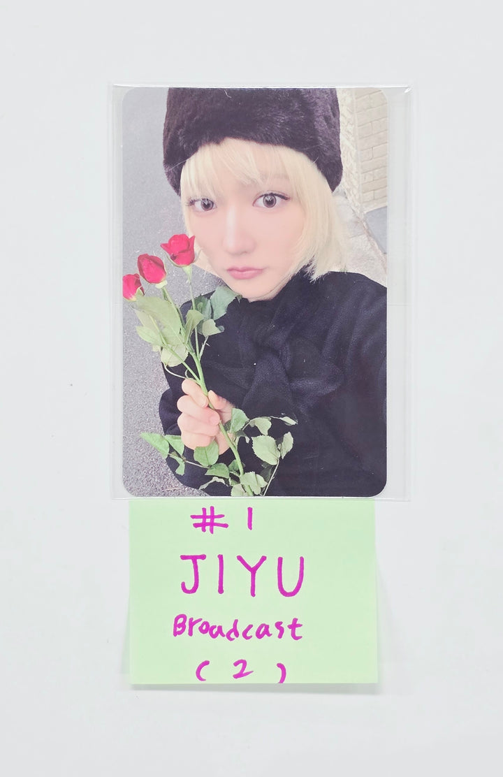 KiiiKiii -  Broadcast Photocard [26.08.11]