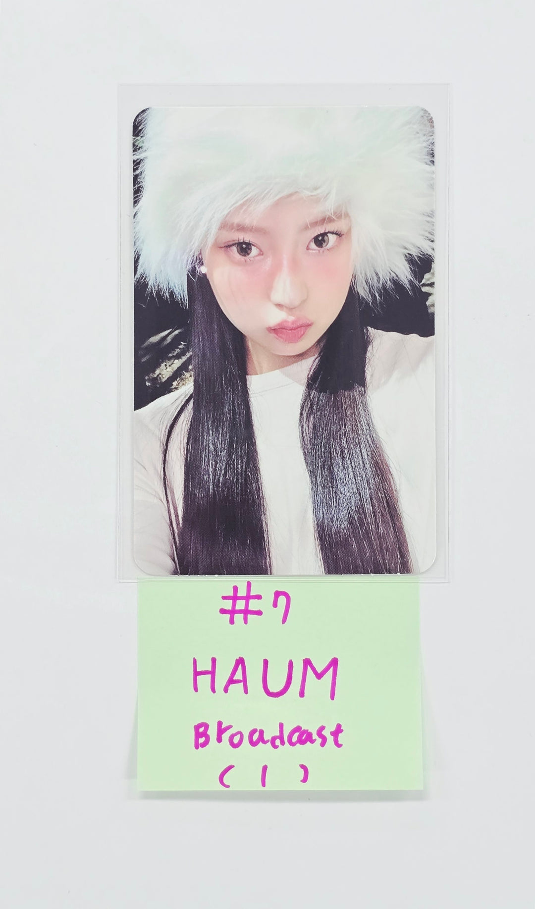 KiiiKiii -  Broadcast Photocard [26.08.11]