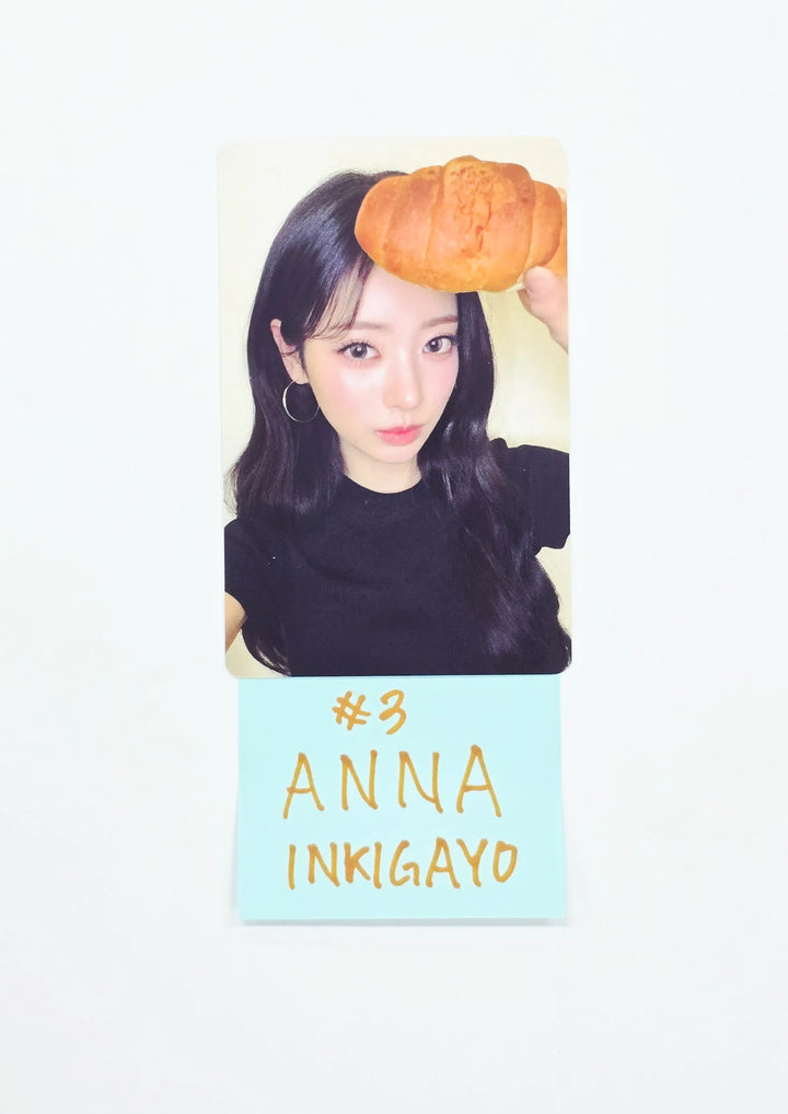 MEOVV - Inkigayo Broadcast Photocard [26.09.03]