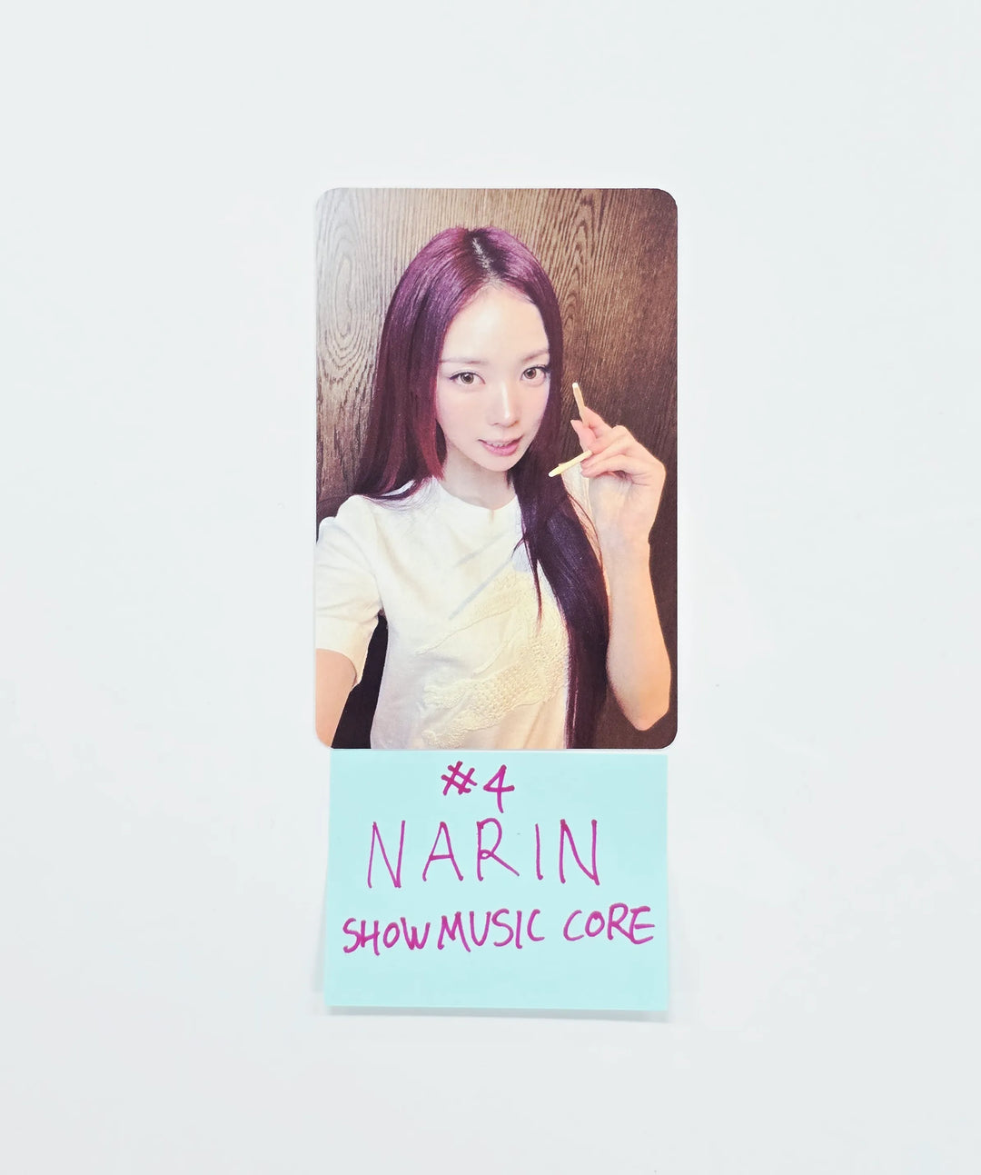 MEOVV - SHOW MUSIC CORE Broadcast Photocard [26.09.03]