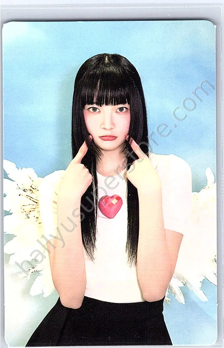 LE SSERAFIM - Hong Eunchae - UNFORGIVEN album photocard bloody rose version