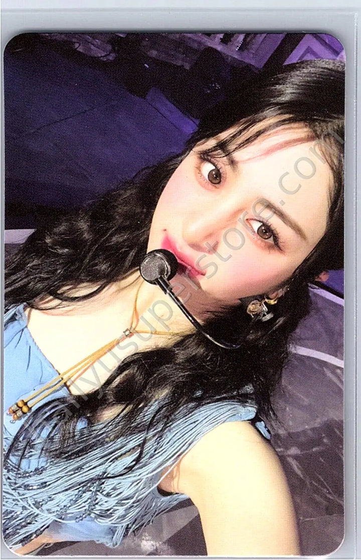 LE SSERAFIM - Huh Yunjin - LE SSERAFIM - Huh Yunjin - UNFORGIVEN Album pre-order benefit (pob) makestar