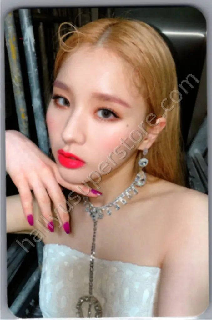 LOONA - HeeJin - [&amp;]