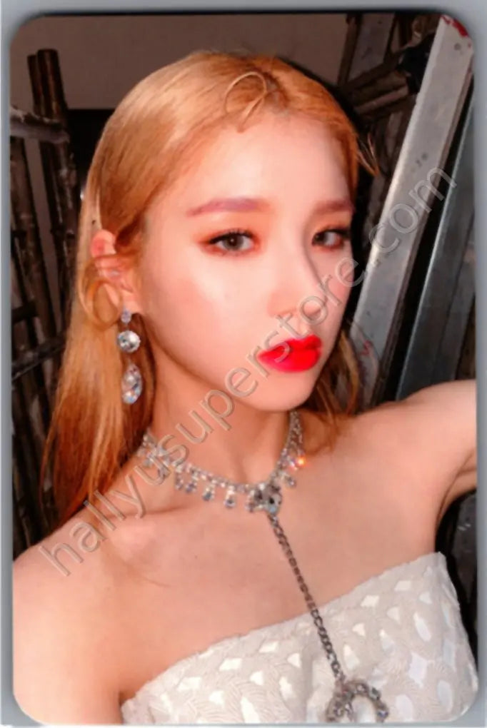 LOONA - HeeJin - [&amp;]