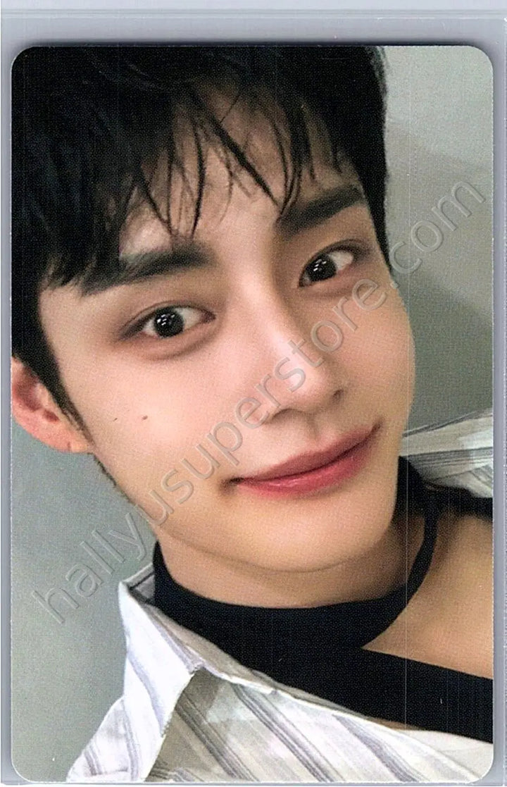 ZEROBASEONE - Jiwoong - You Had Me at Hello album photocard sunshower version