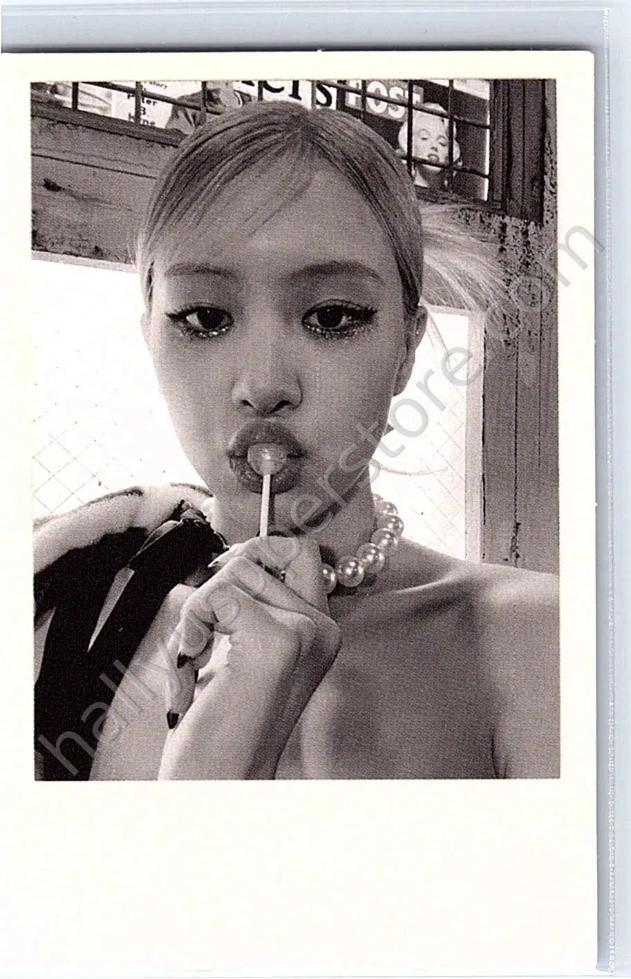 BLACKPINK - Rosé - -R- (Rosé solo) album inclusion photobook version polaroid