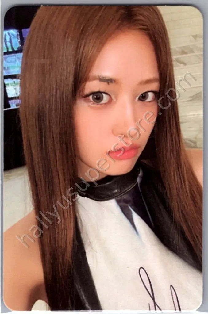 IVE - Yujin - IVE SECRET album photocard psst! version