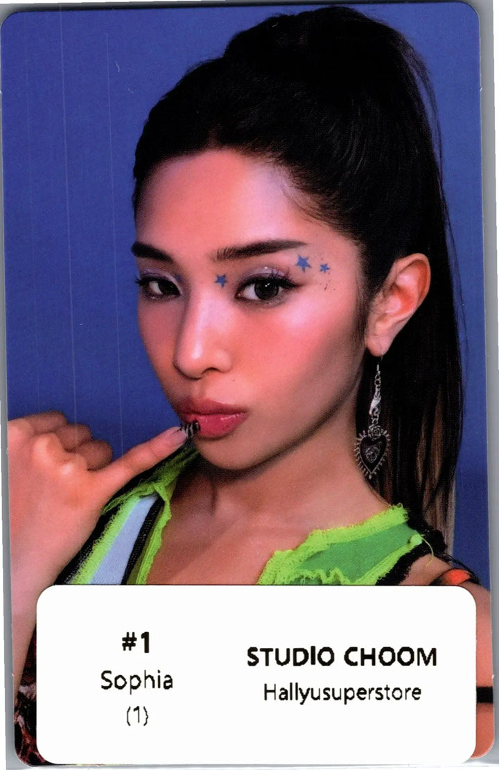KATSEYE "WILD" - Weverse Shop Studio Choom Gift Photocard [26.08.19]