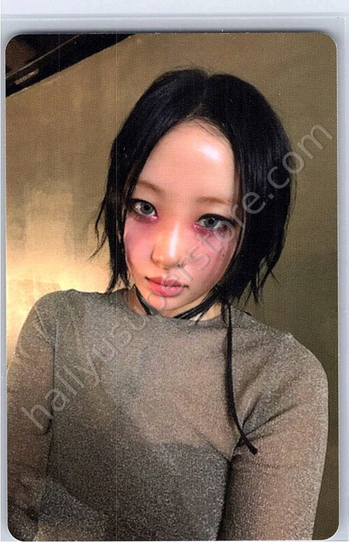 Yves  - Yves - Nail album photocard version 2
