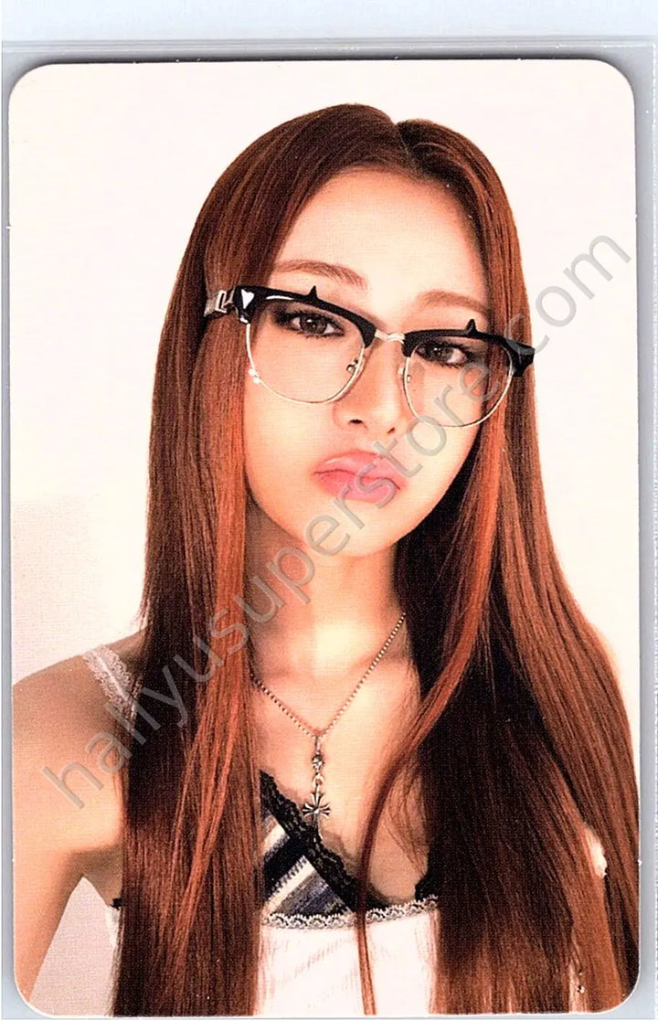 LE SSERAFIM - Huh Yunjin - SPAGHETTI album photocard B version weverse album version
