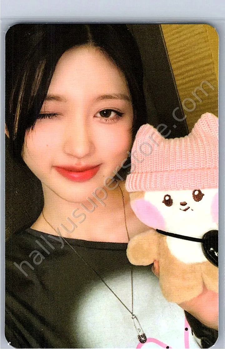 IVE - Gaeul - SWITCH POP-UP SPECIAL GIFTS