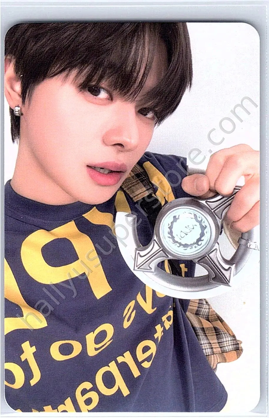ALPHA DRIVE ONE - Leo - Alpha Drive One Official Light Stick merch photocard