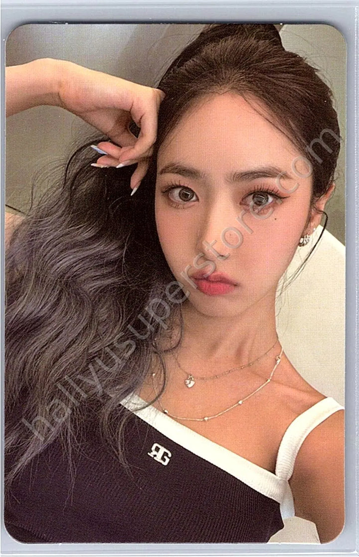 VIVIZ - SinB - The 1st ViviDayz merch photocard trading card