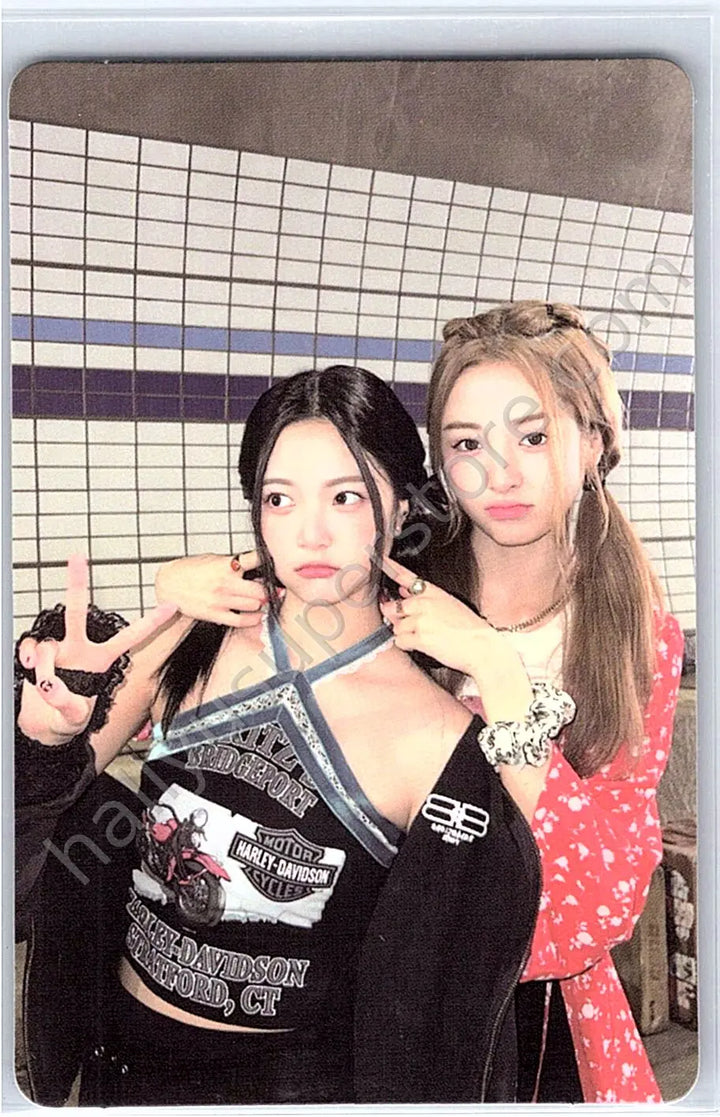 LE SSERAFIM - Unit - LE SSERAFIM - Hong Eunchae &amp; Huh Yunjin - ANTIFRAGILE Album compact version