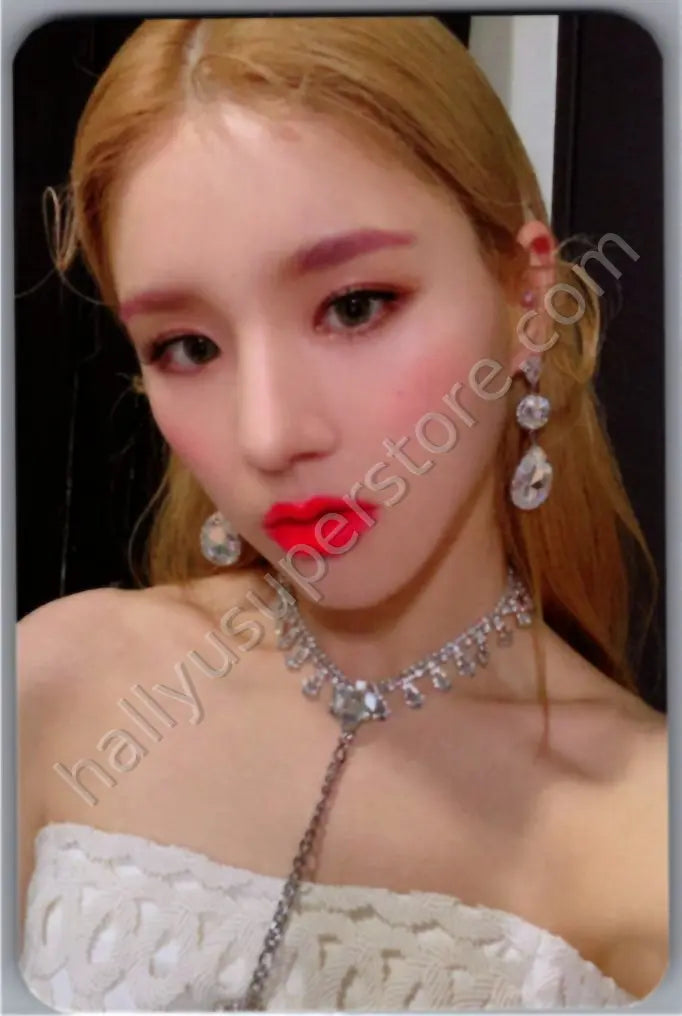 LOONA - HeeJin - [&amp;]