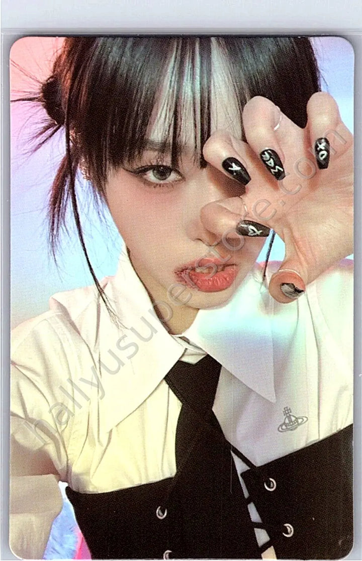 Yena - Yena - Love War album photocard war version