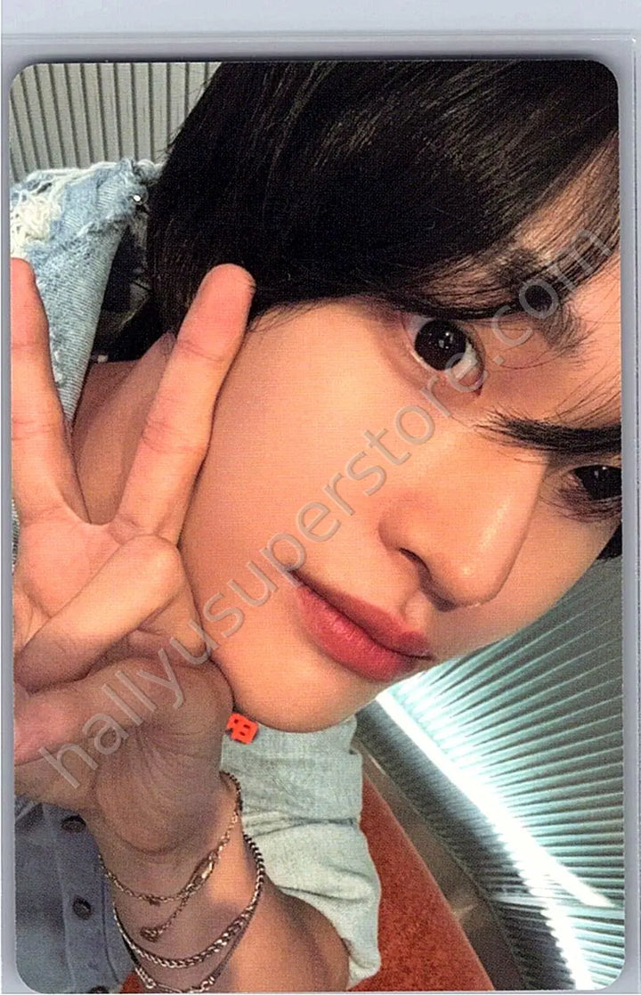 RIIZE  - Wonbin - Riizing : Epilogue album photocard B version travel bag version