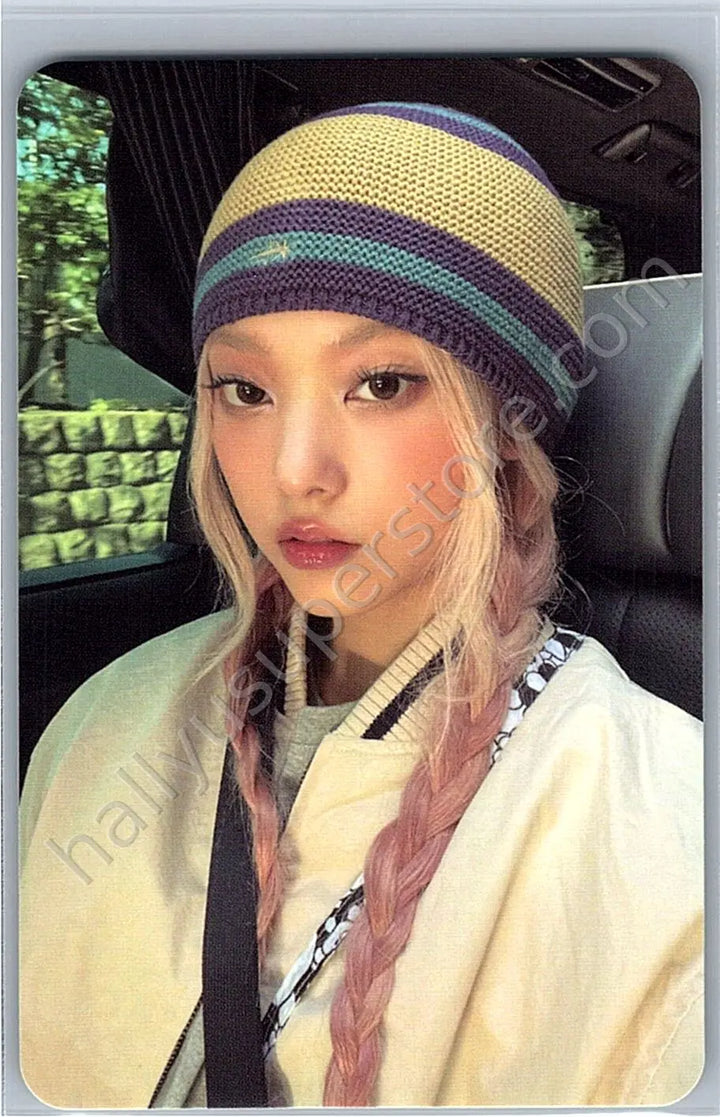 NewJeans - Haerin - Supernatural album photocard cross bag version haerin version