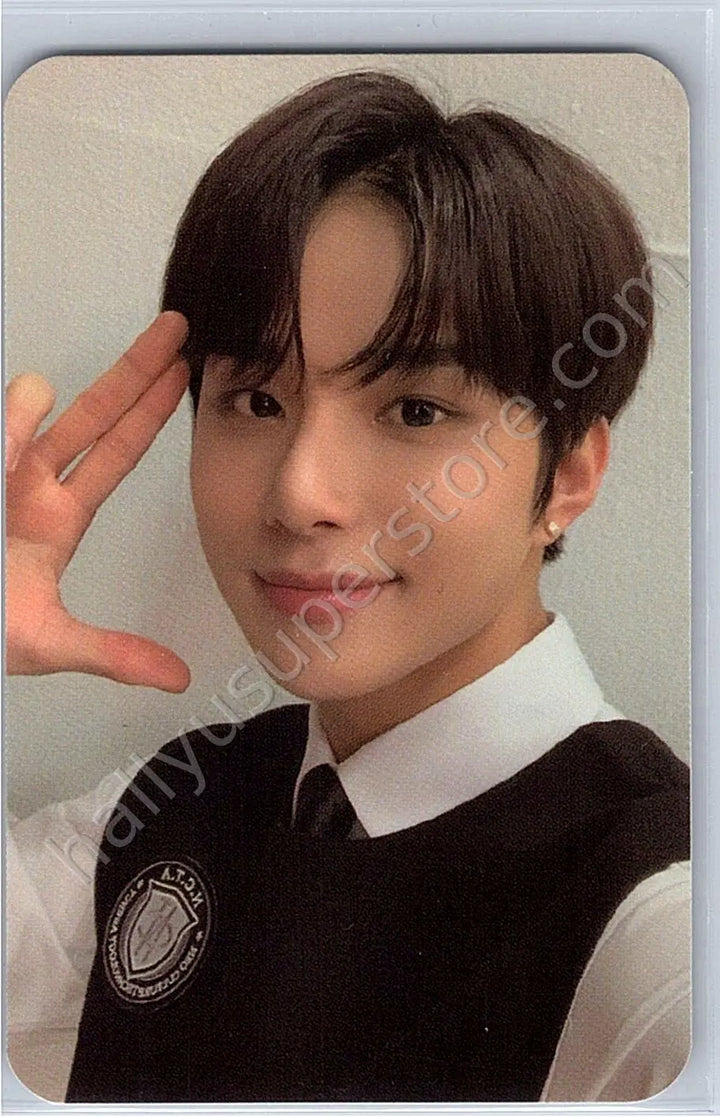 NCT 127 - Jungwoo - 2021 Season’s Greetings merch photocard photo pack selfie