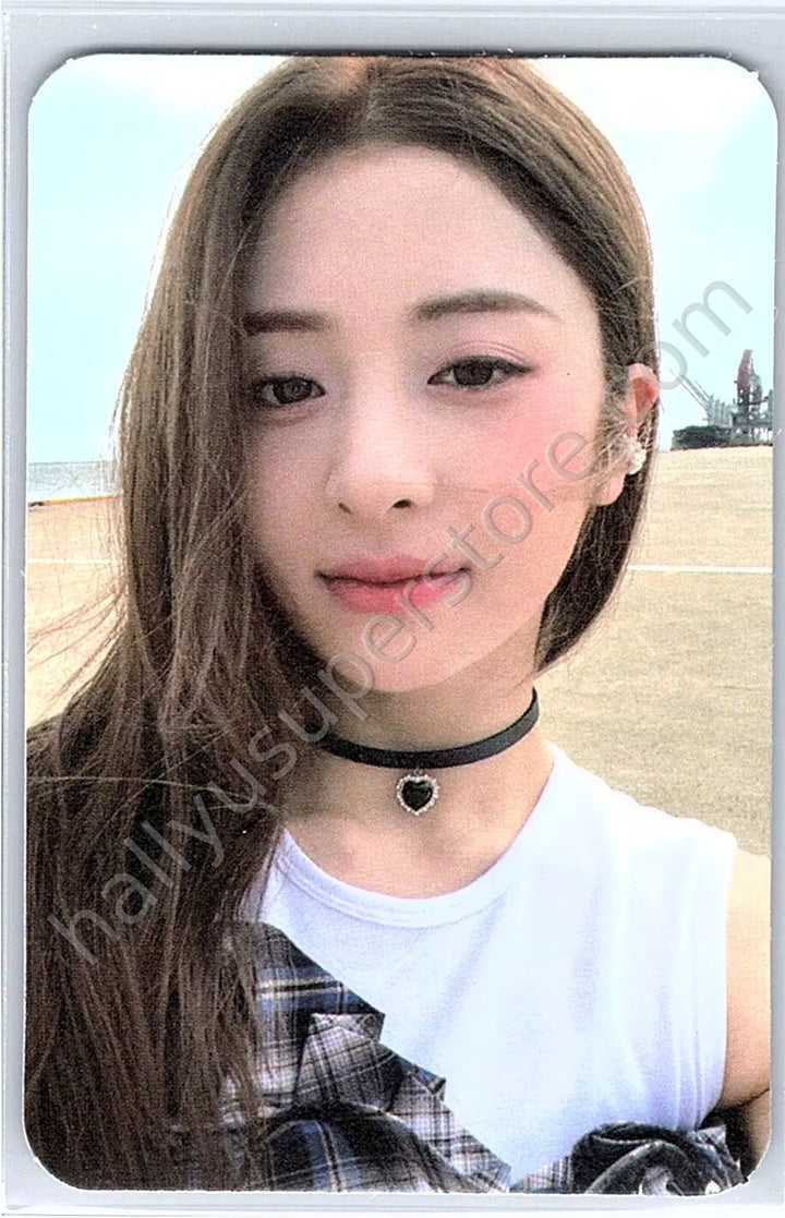 LE SSERAFIM - Huh Yunjin - ANTIFRAGILE album photocard weverse album version