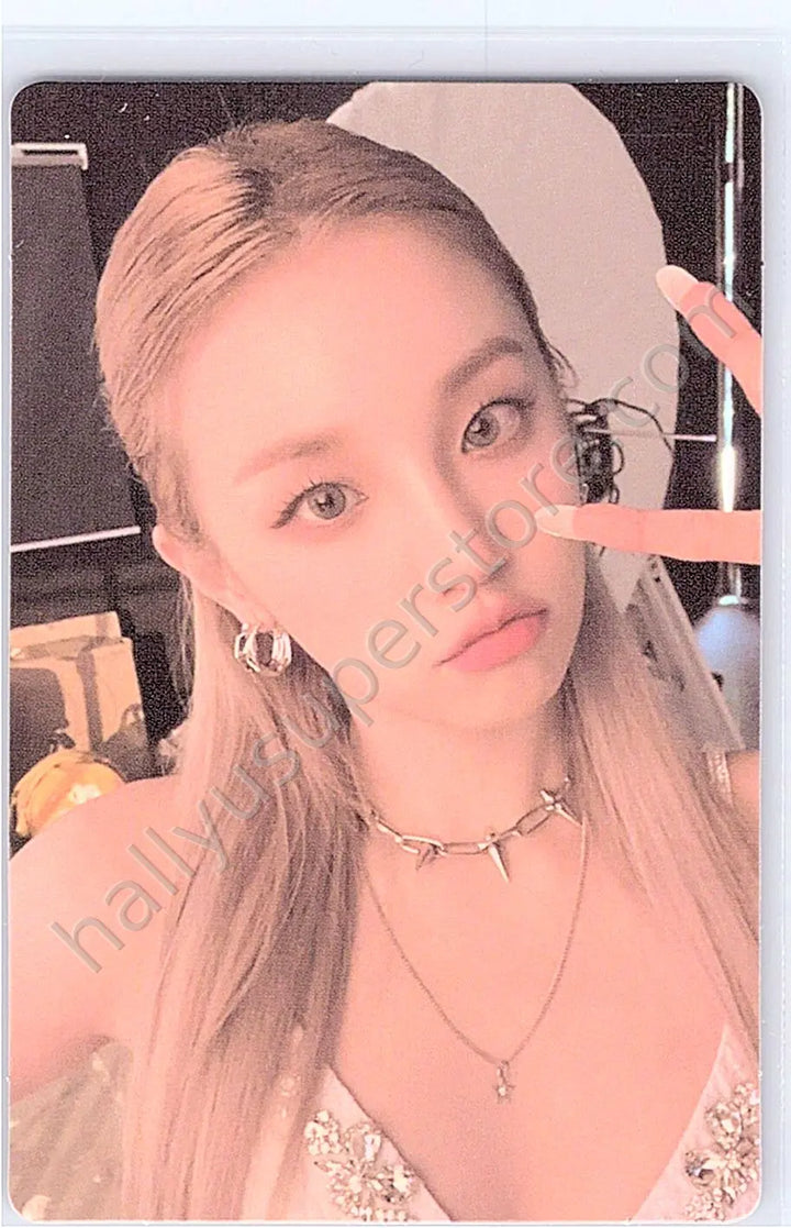 i-dle - Yuqi - HEAT Digipak Ver.