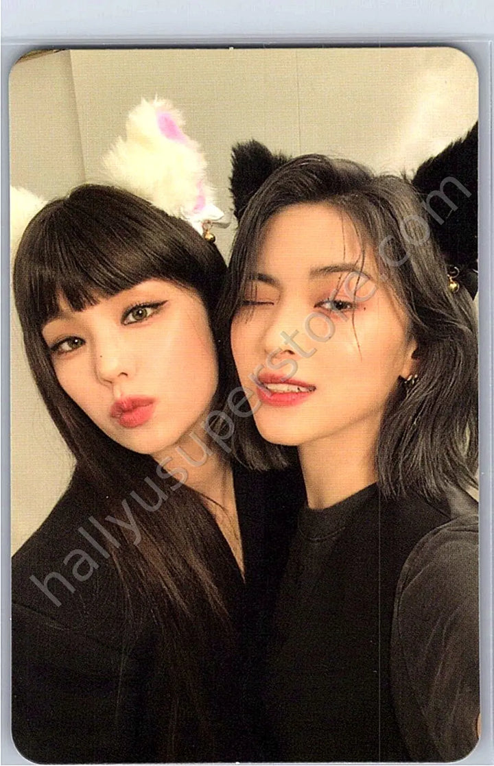 ITZY - Ryujin - Cheshire album photocard standard version